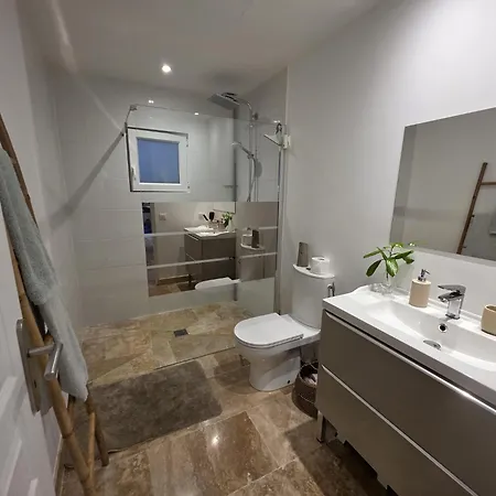 Superbe Appartement, 2 Chambres, 7 Couchages, Avec Terrasse, Proche Centre Et Plages Apartament *